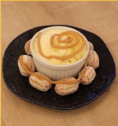 Churros de doce de leite com sorvete
